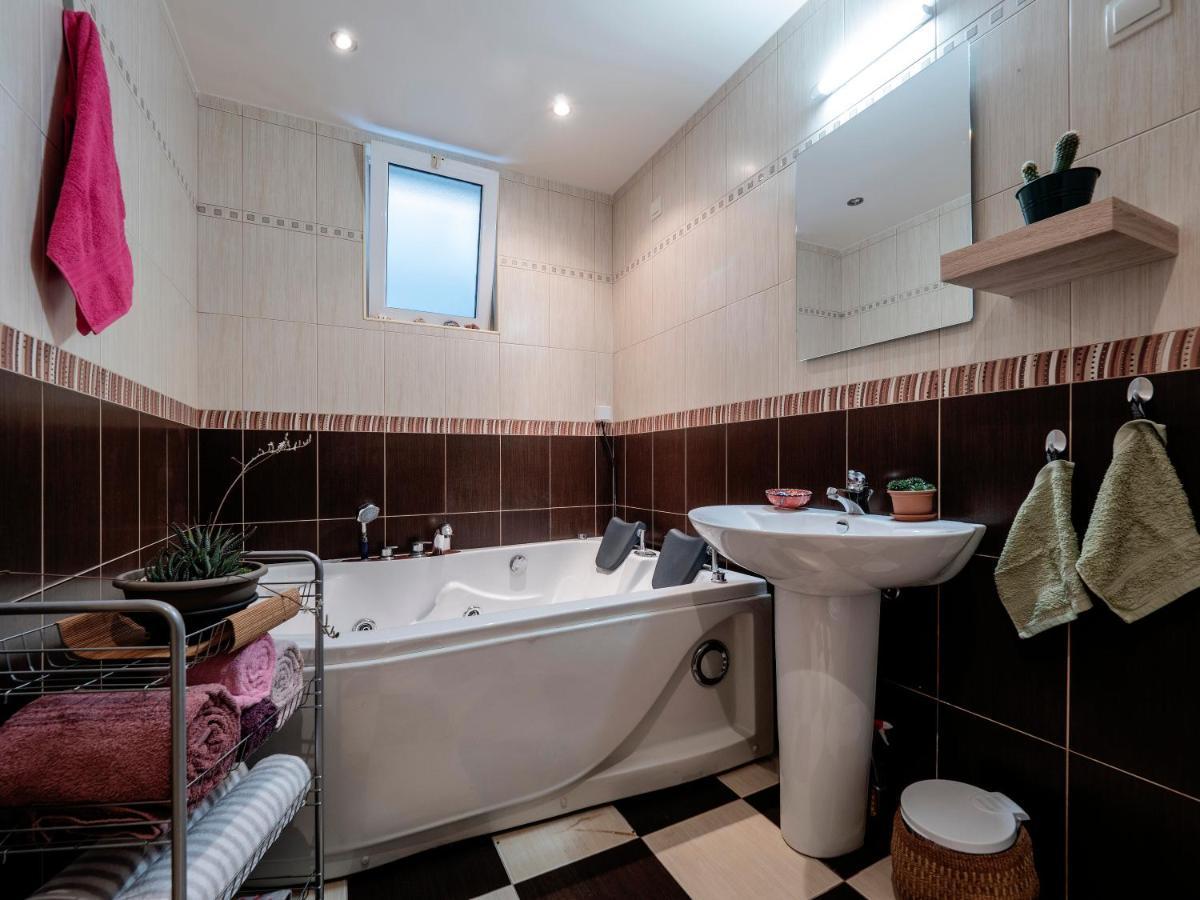 Casa Al Mare Petrovac, Montenegro מראה חיצוני תמונה